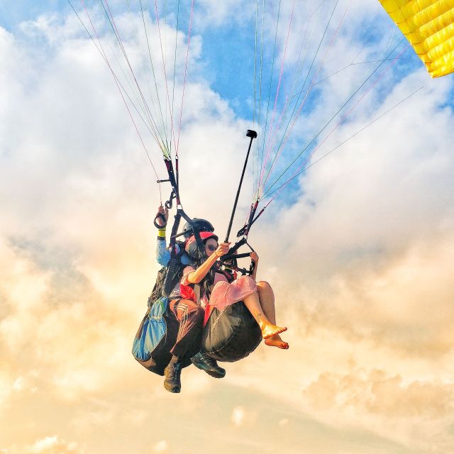 Bali: Uluwatu or Nusa Dua Beach Paragliding Experience