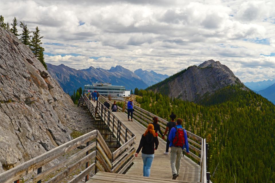 Banff: Historic Cave & Basin Self-Guided Walking Audio Tour