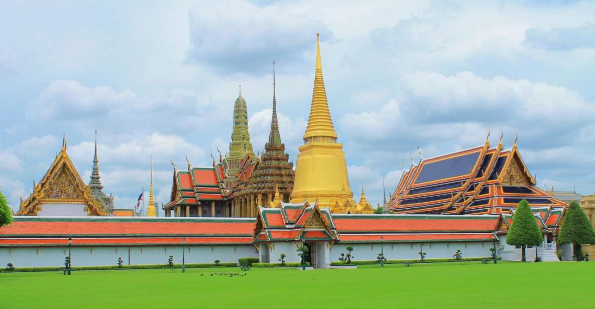 Bangkok: Grand Palace & Wat Pho Half-Day Private Tour