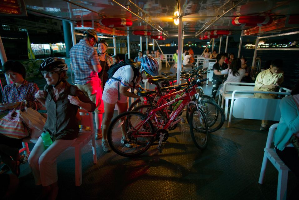 Bangkok: Nighttime Bike Tour With Flower Market Visit