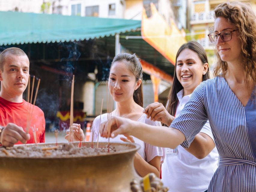 Bangkok's Iconic Chinatown Experience: Sites & Street Bites - Exploring Chinatowns Rich Heritage