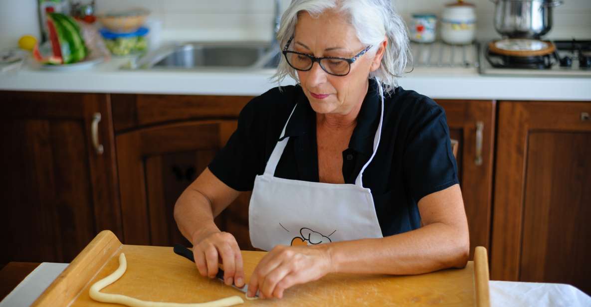 Bari: Pasta & Tiramisu Class at a Local’s Home