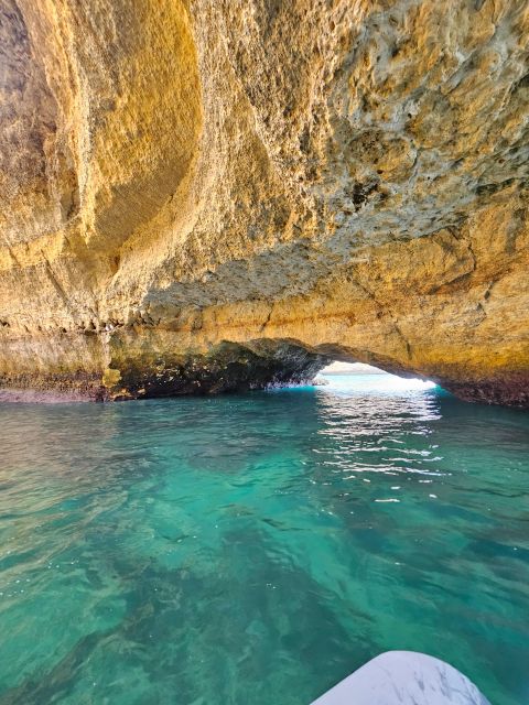 Benagil – Portimão – Private Boat Tour of Benagil Caves