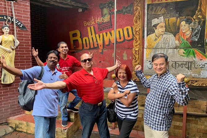 Best of Bollywood Private Tour With Lunch and Transport.