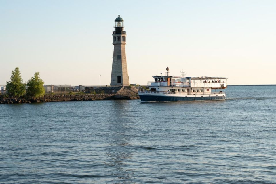 Best of Buffalo Tour With Naval Park and River Cruise