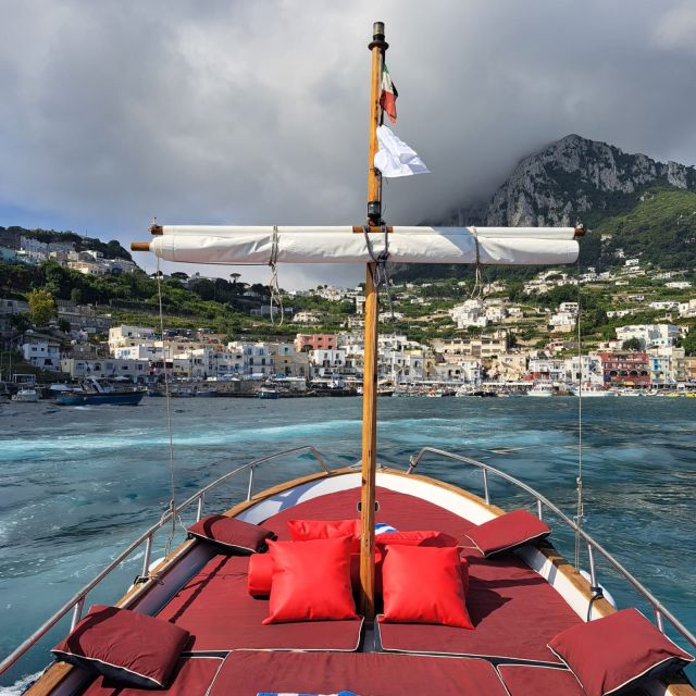 Boat Tour of Capri to Discover Capri 4 Hours