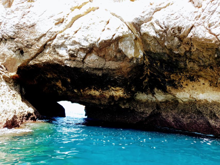 Boat Trip to the Caves Sesimbra