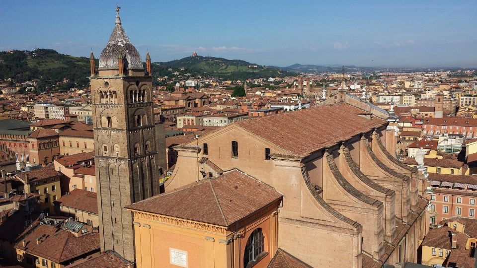 Bologna – Old Town Private Historic Walking Tour