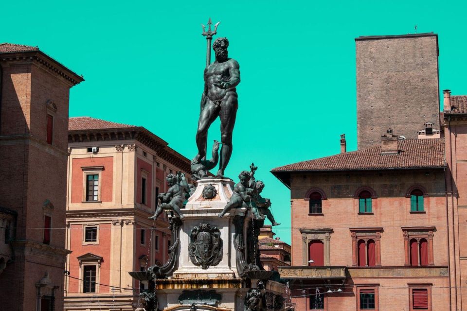 Bologna: Walking In-App Audio Tour on Your Phone (ENG)