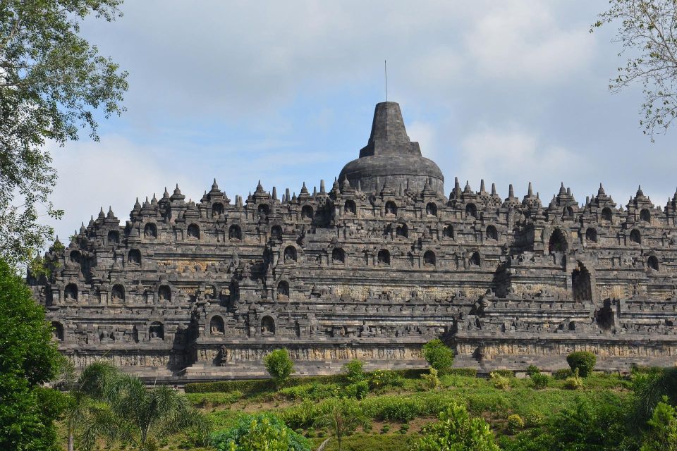 Borobudur Sunrise, Explore Merapi and Prambanan Temple Tour