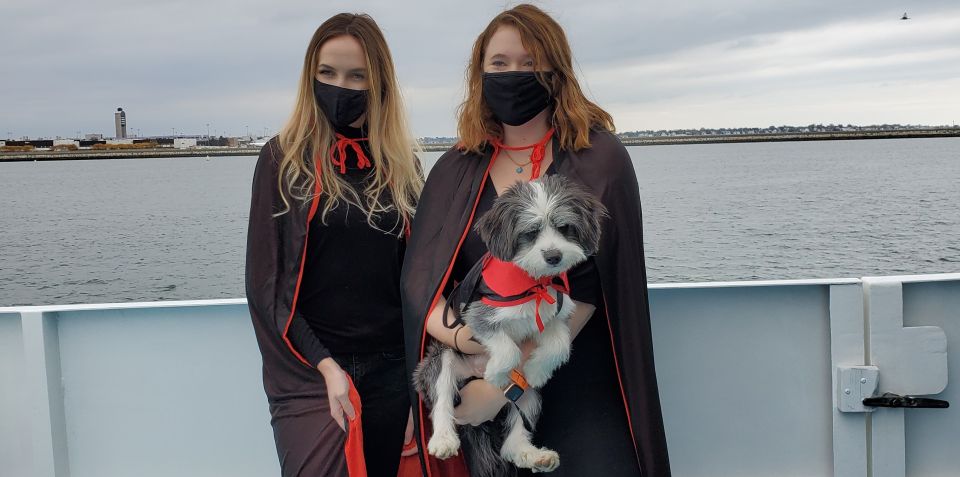 Boston: Dog-Friendly Halloween Costume & Sightseeing Cruise