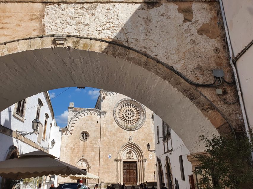 Brindisi: Alberobello, Locorotondo & Ostuni Tour With Brunch