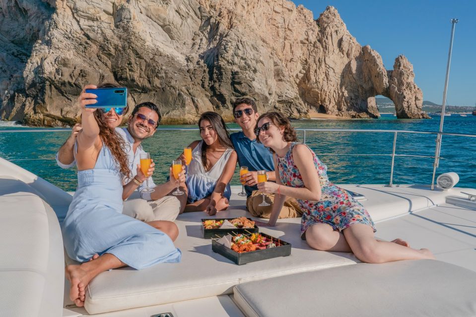 Cabo San Lucas: Luxury Catamaran Whale Watching Experience