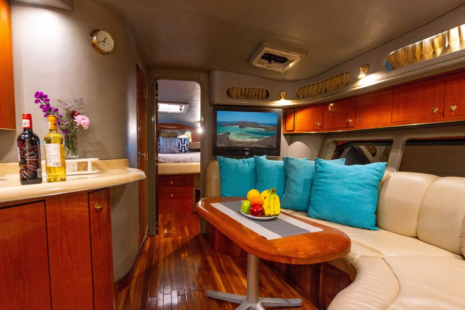 Cabo San Lucas: Luxury Yacht Cruise