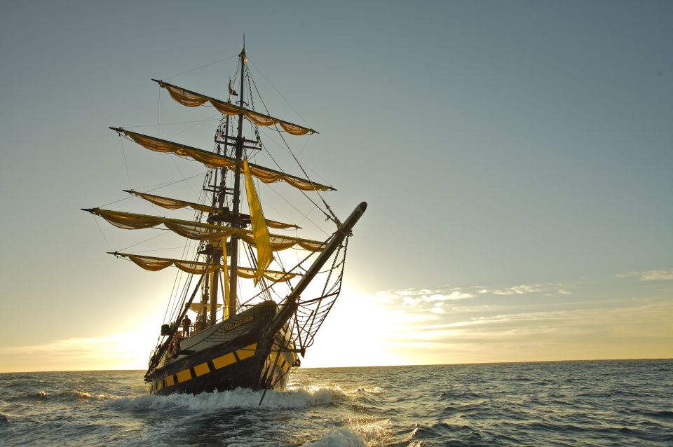 Cabo San Lucas: Sunset Pirate Ship Cruise With Dinner Show