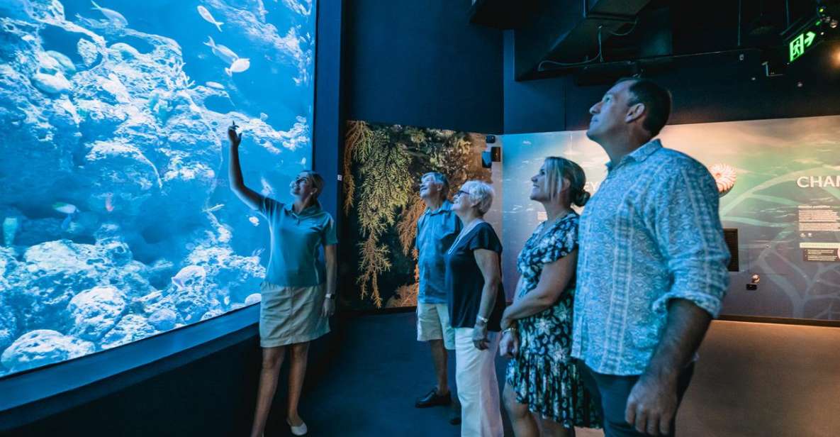 Cairns: Night at the Aquarium Guided Tour