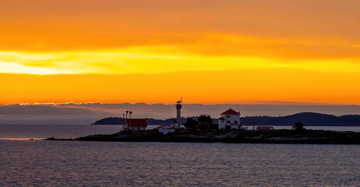Campbell River: Scenic Sunset Tour By Boat