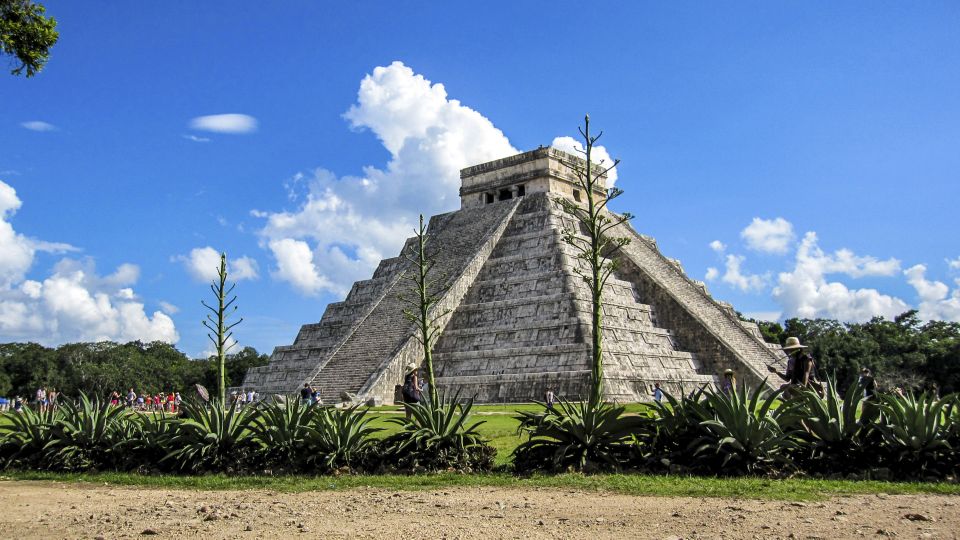 Cancun/Playa Del Carmen: Chichen Itza, Cenote, Ekbalam Tour