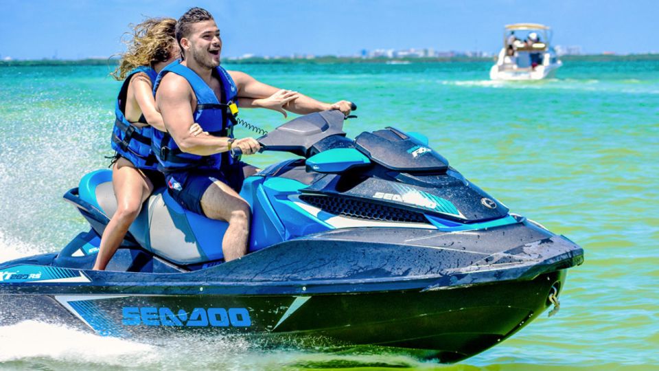 Cancun: WaveRunner Ride