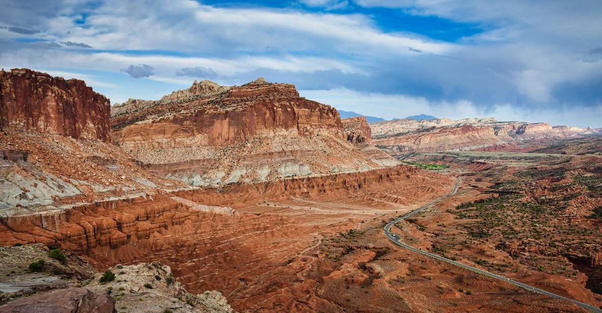 Capitol Reef Day Tour & Hike