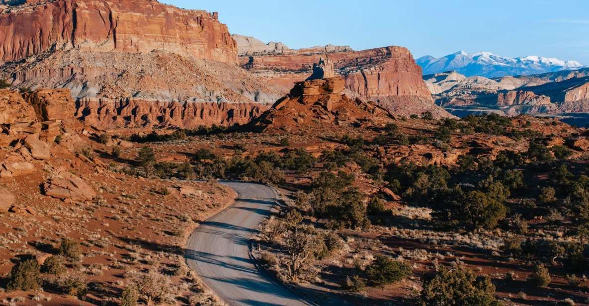 Capitol Reef: Small-Group Tour & Hike