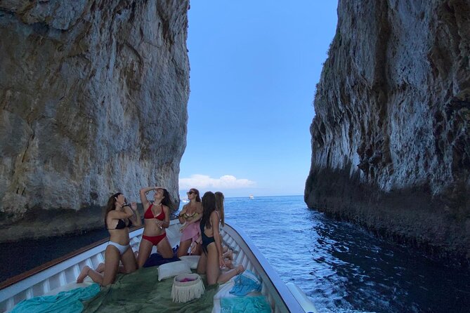 Capri Boat Tour: Living the Sweet Life