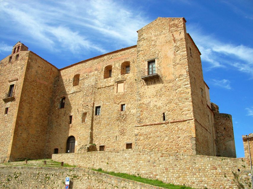 Castelbuono: Medieval Walking Tour & Local Dessert