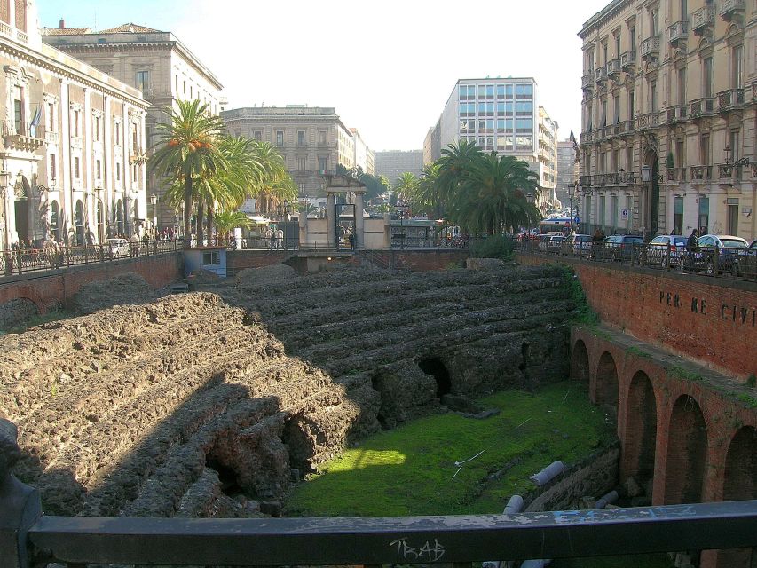 Catania: Private Walking Tour With Arancini Tasting