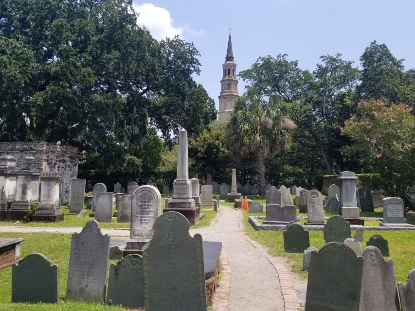 Charlestons Miracle Mile: Church and Cemetery Walking Tour