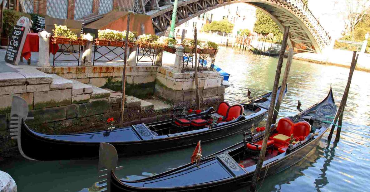 Charming Venice - Walking and Gondola - Exploring the Lesser-Known Venice