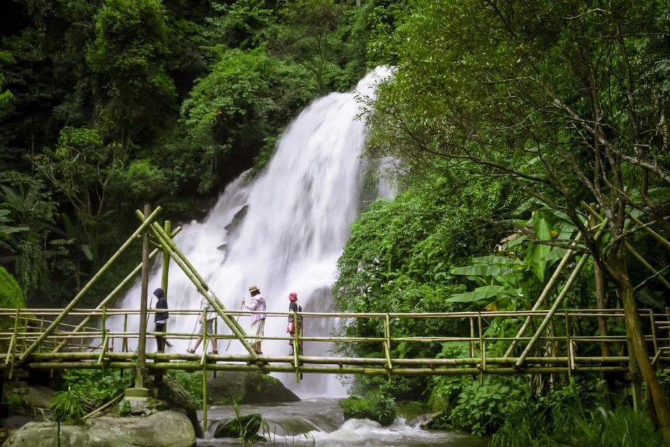 Chiang Mai: Doi Inthanon National Park Tour & Waterfall Trek