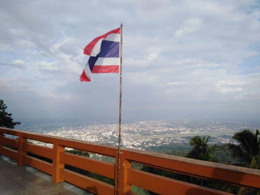 Chiang Mai: Doi Suthep Temple & Sticky Waterfall Trip