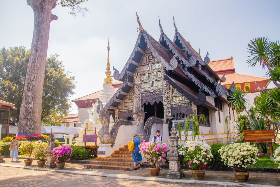 Chiang Mai: Old City and Temples Guided Walking Tour - Tour Overview