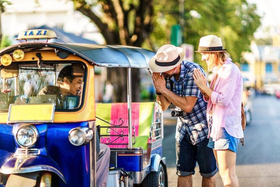 Chiang Mai: Temples and Street Food Night Tour by Tuk Tuk - Tour Details