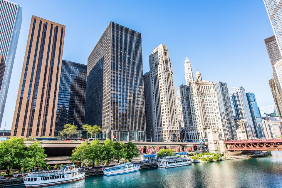 Chicagos Modern Skyscrapers Guided Walking Tour