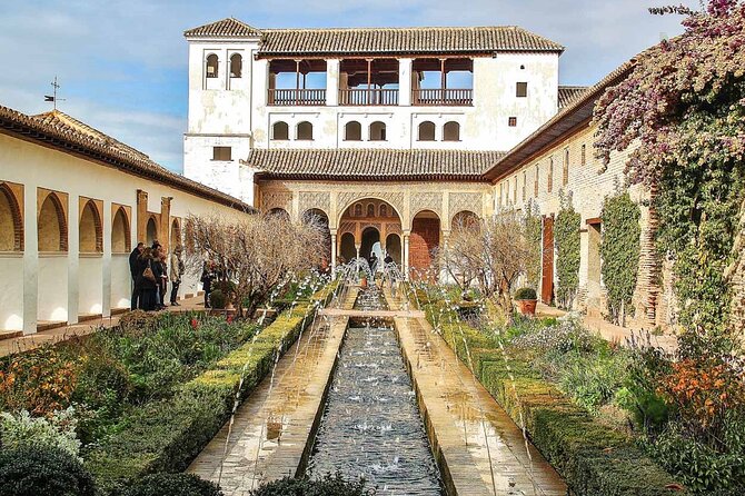 Complete Private Tour of the Alhambra in Granada Includes Tickets