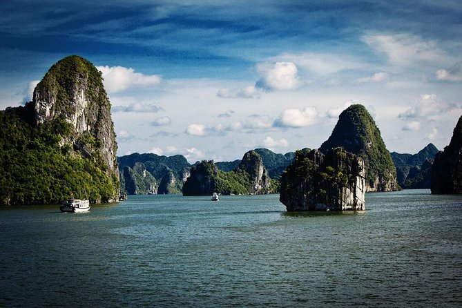 Deluxe Full Day Ha Long Bay With Kayaking