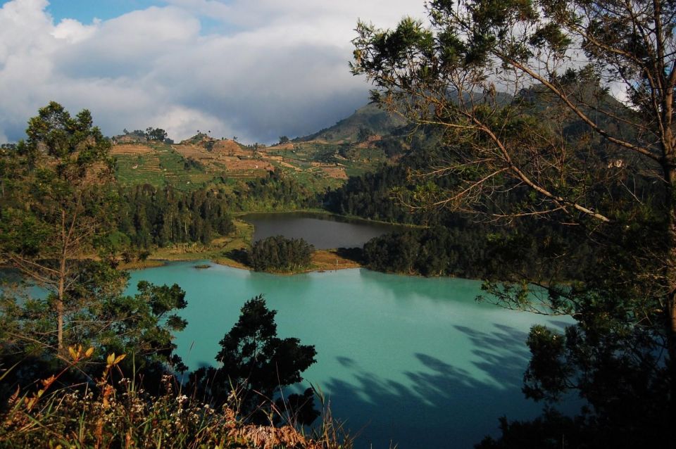 Dieng: Sikunir Golden Sunrise and Dieng Plateau Tour