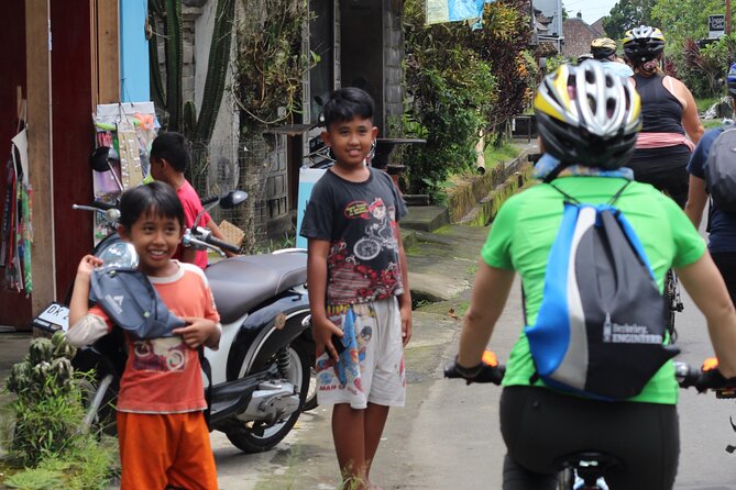 Downhill Cycling Tour Ubud Through Jungle and Rice Terrace