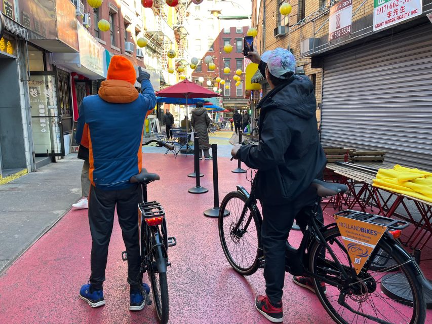 Downtown Bike Tour With Stylish Dutch Bikes!