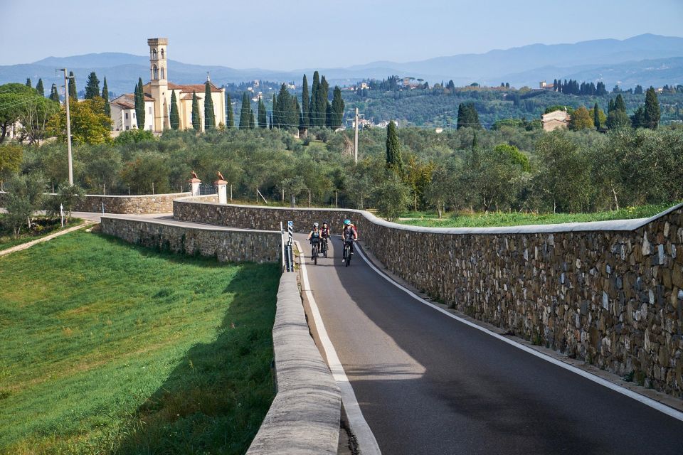 E-Bike Chianti Classico and Tuscany Tour With Lunch at Farm