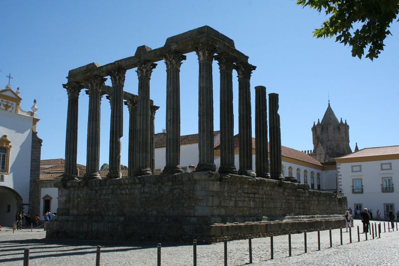 Évora and Megaliths Full-Day Tour From Lisbon