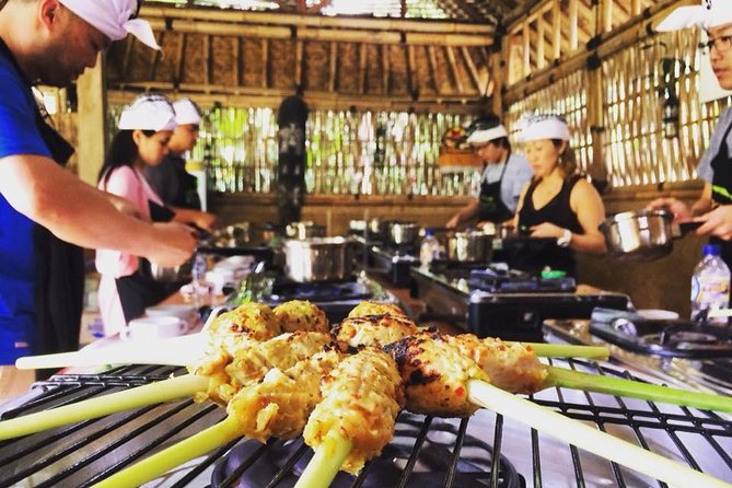 Exclusive Authentic Balinese Cooking Class at Family Home