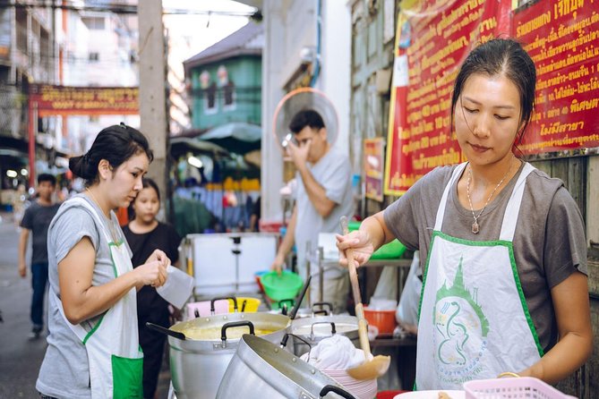 Experience Bangkok at Night: Chinatown Sightseeing & Street Food Tour