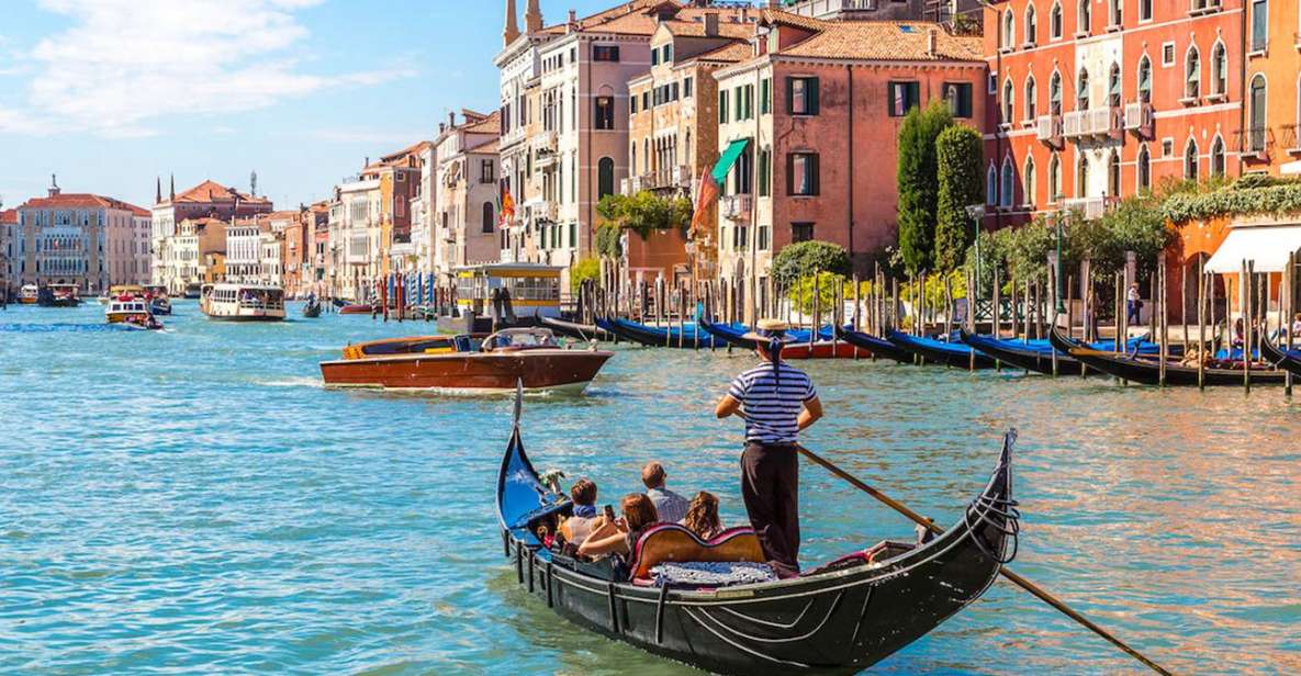 Explore Venice – Morning Walking Tour and Gondola