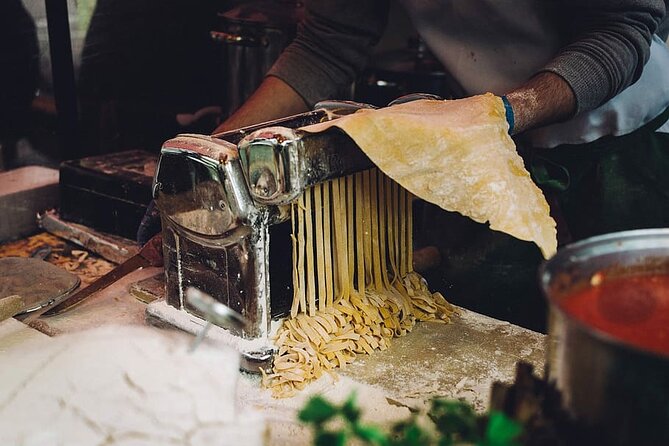 Florence: Pasta Cooking Class With Unlimited Wine