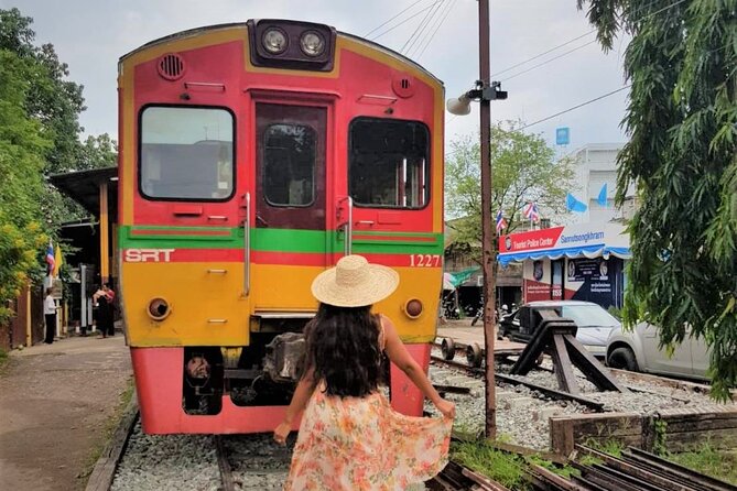 Foods Experience at Railway & Floating Market