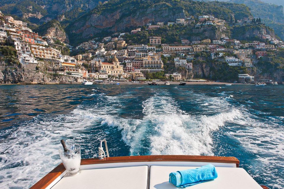 From Amalfi: 7H Amalfi Coast – Group Tour by Boat