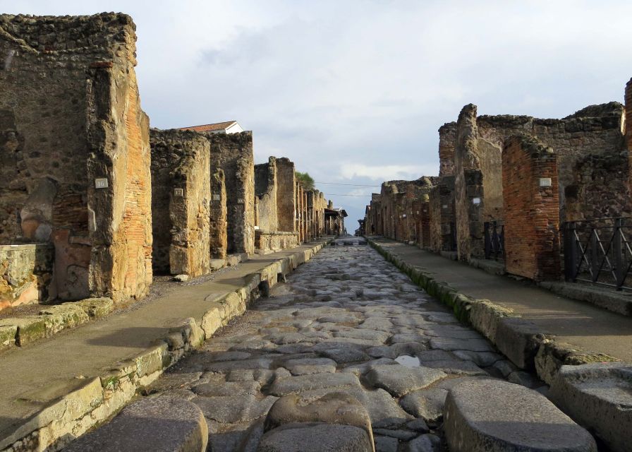 From Amalfi Coast: Transfer to Naples With Pompeii Tour