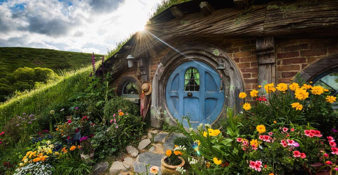 From Auckland: Hobbiton Movie Set Full-Day Trip